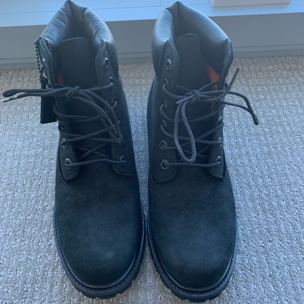 Black timberland boots
